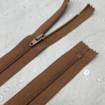 Kjólalás 50 cm kastaníubrúnn